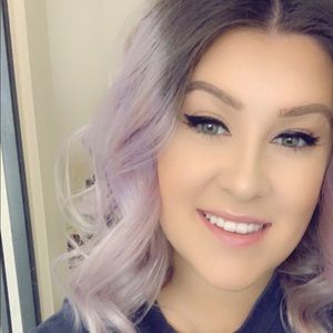 Meet your Posher, Alexia